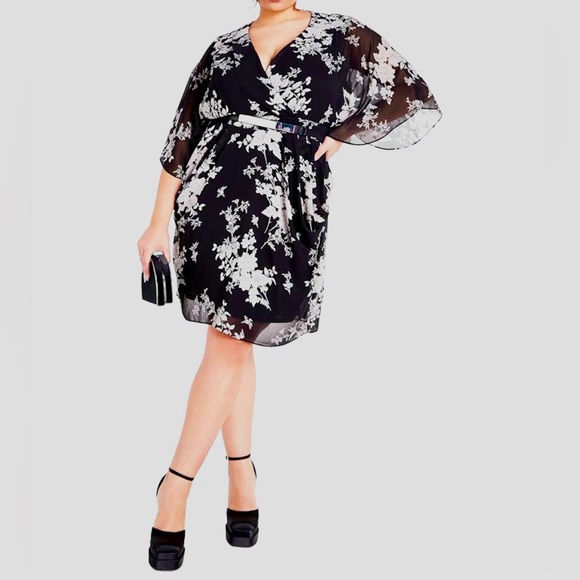 City Chic Plus Dresses & Skirts - City Chic Women Plus Size V Necked plus size Dress mini bouquet Belt Sz XL 22